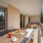 Beautiful On The Edge Of The Golf Course Apartment