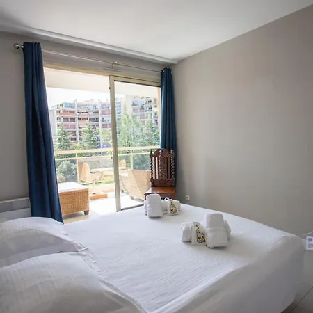 Beautiful On The Edge Of The Golf Course Apartment