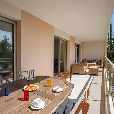 Beautiful On The Edge Of The Golf Course Apartamento Mandelieu
